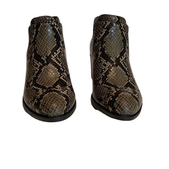 FERGALICIOUS | Wilder Womens Snakeskin Animal Print Ankle Boots Coffee Sz 5 NWT - Picture 4 of 9